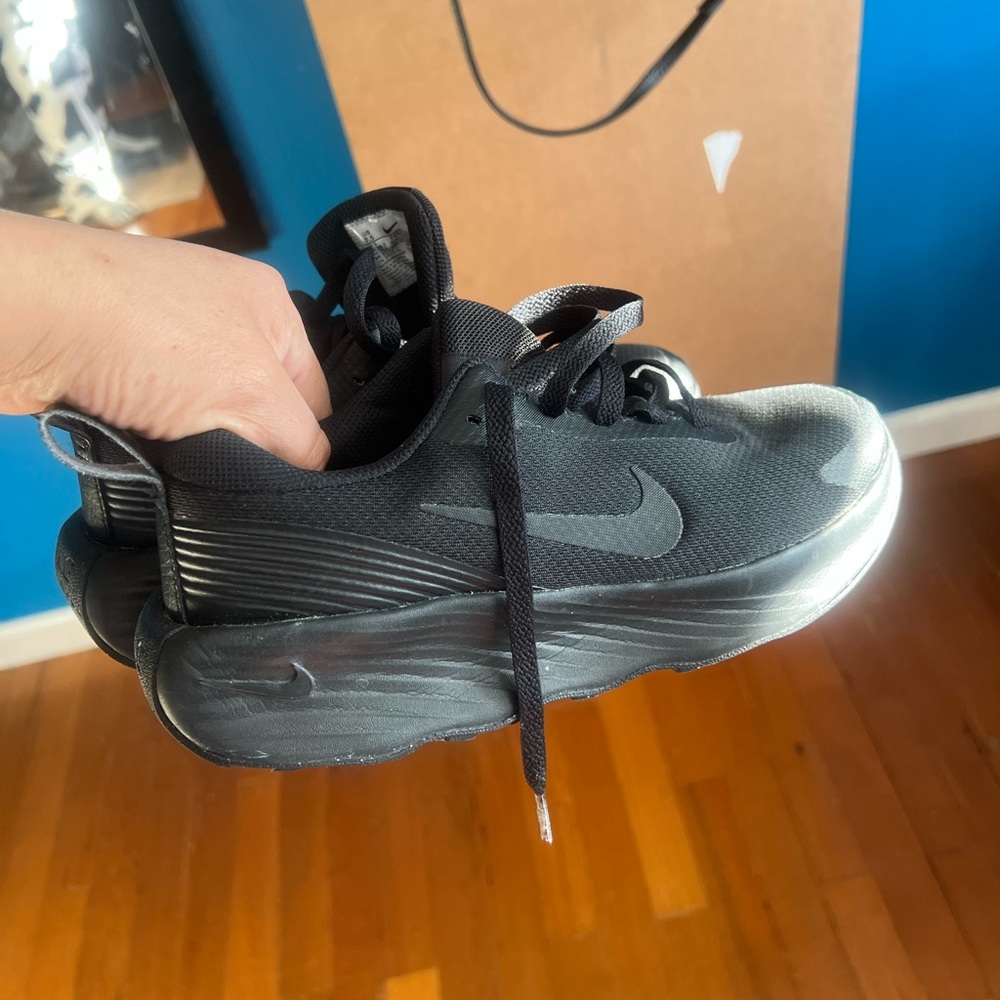 Nike Black Athletic Sneakers anti-slip Sz 7.5 triple black Womens